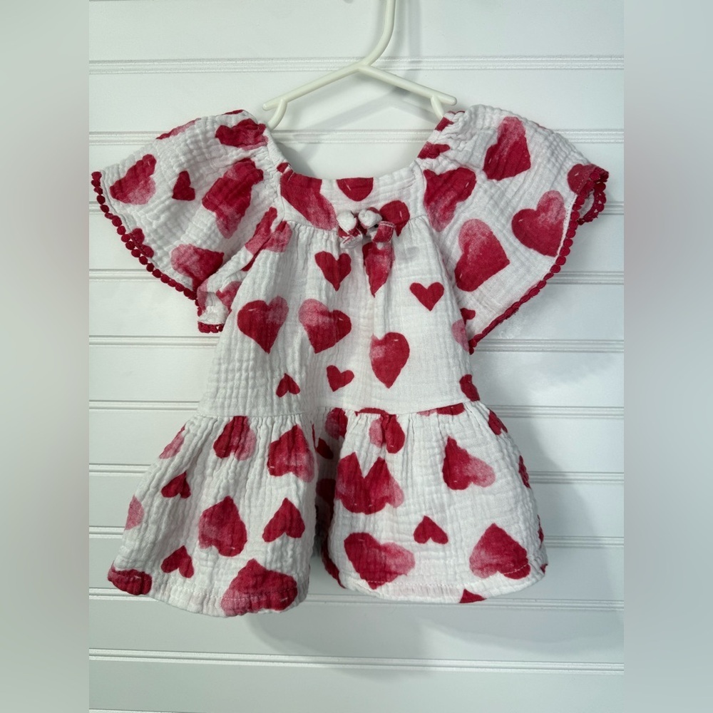Jessica Simpson muslin white and red ruffle heart print top. Size 12 month.